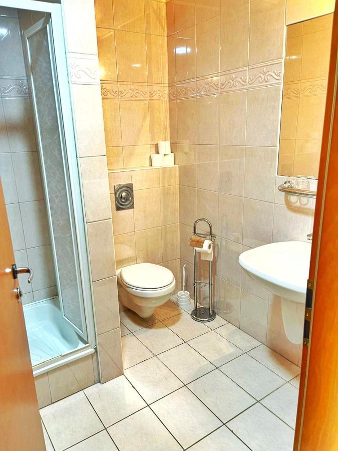 Alkotmany Vendeghaz Hotel Sárvár Екстериор снимка