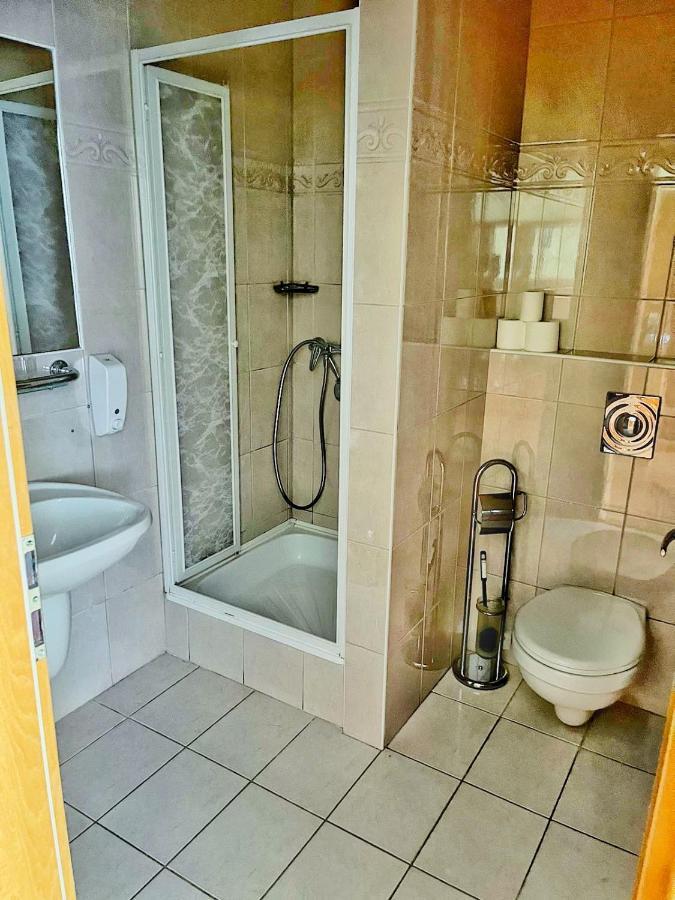 Alkotmany Vendeghaz Hotel Sárvár Екстериор снимка