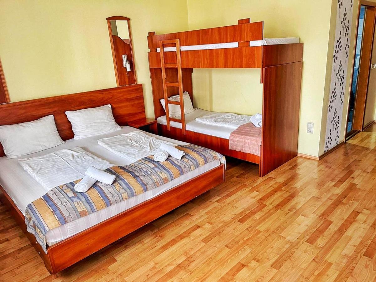 Alkotmany Vendeghaz Hotel Sárvár Екстериор снимка