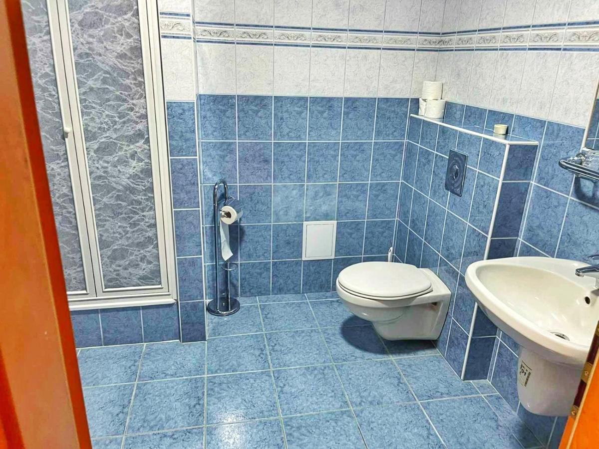 Alkotmany Vendeghaz Hotel Sárvár Екстериор снимка