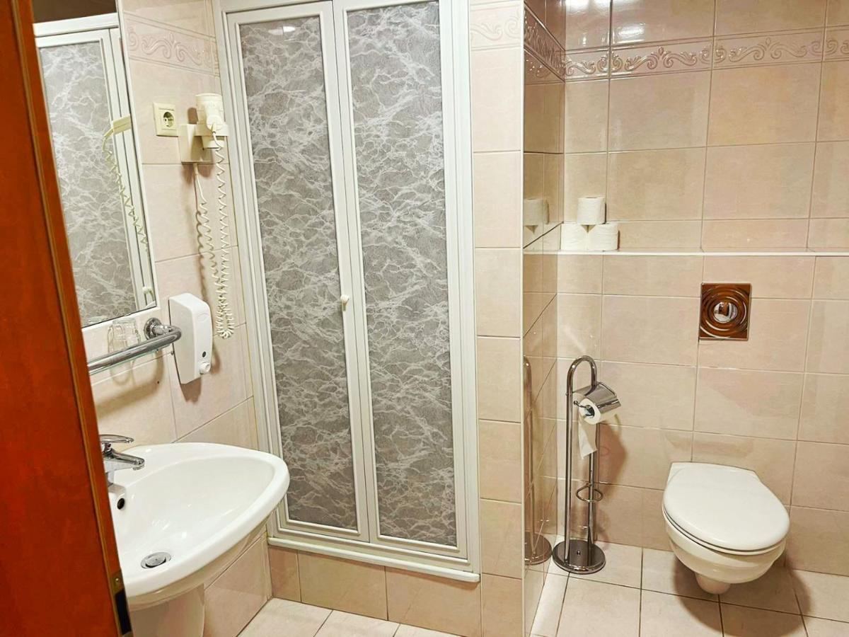 Alkotmany Vendeghaz Hotel Sárvár Екстериор снимка