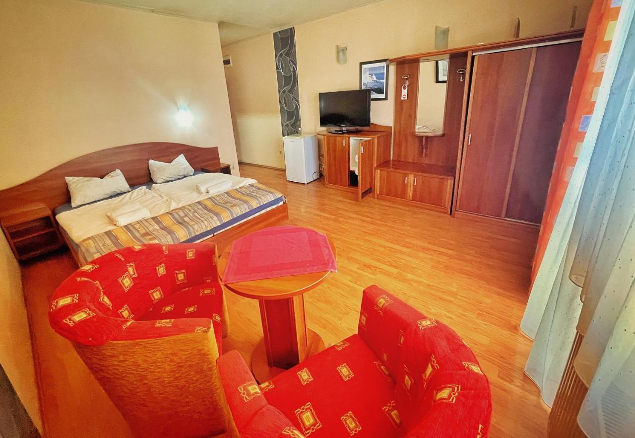 Alkotmany Vendeghaz Hotel Sárvár Екстериор снимка